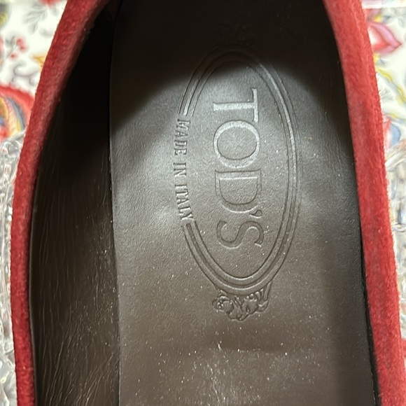 Tod’s Red Suede Size 39 Driving Shoes Loafers EUC - Picture 3 of 11